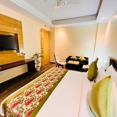 Hotel Banz Near Indira Gandhi Airport Delhi Нью-Делі Екстер'єр фото