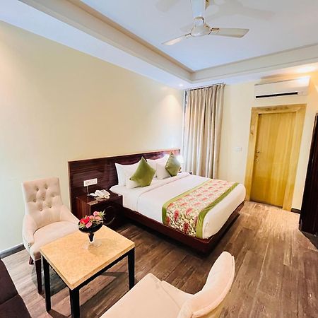 Hotel Banz Near Indira Gandhi Airport Delhi Нью-Делі Екстер'єр фото