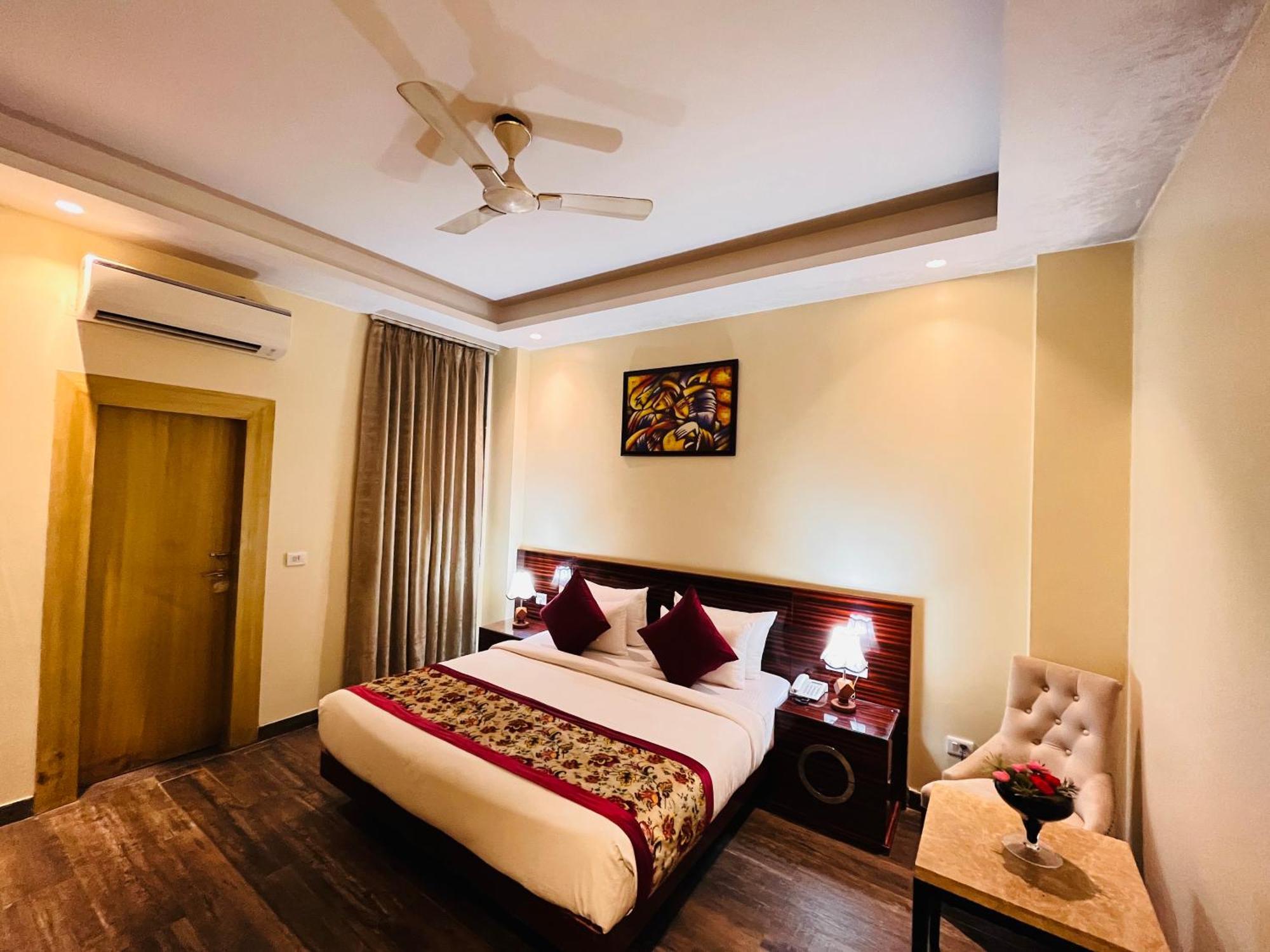 Hotel Banz Near Indira Gandhi Airport Delhi Нью-Делі Екстер'єр фото