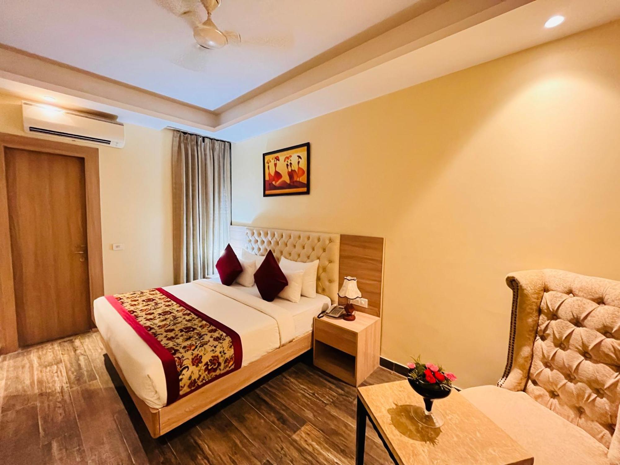 Hotel Banz Near Indira Gandhi Airport Delhi Нью-Делі Екстер'єр фото