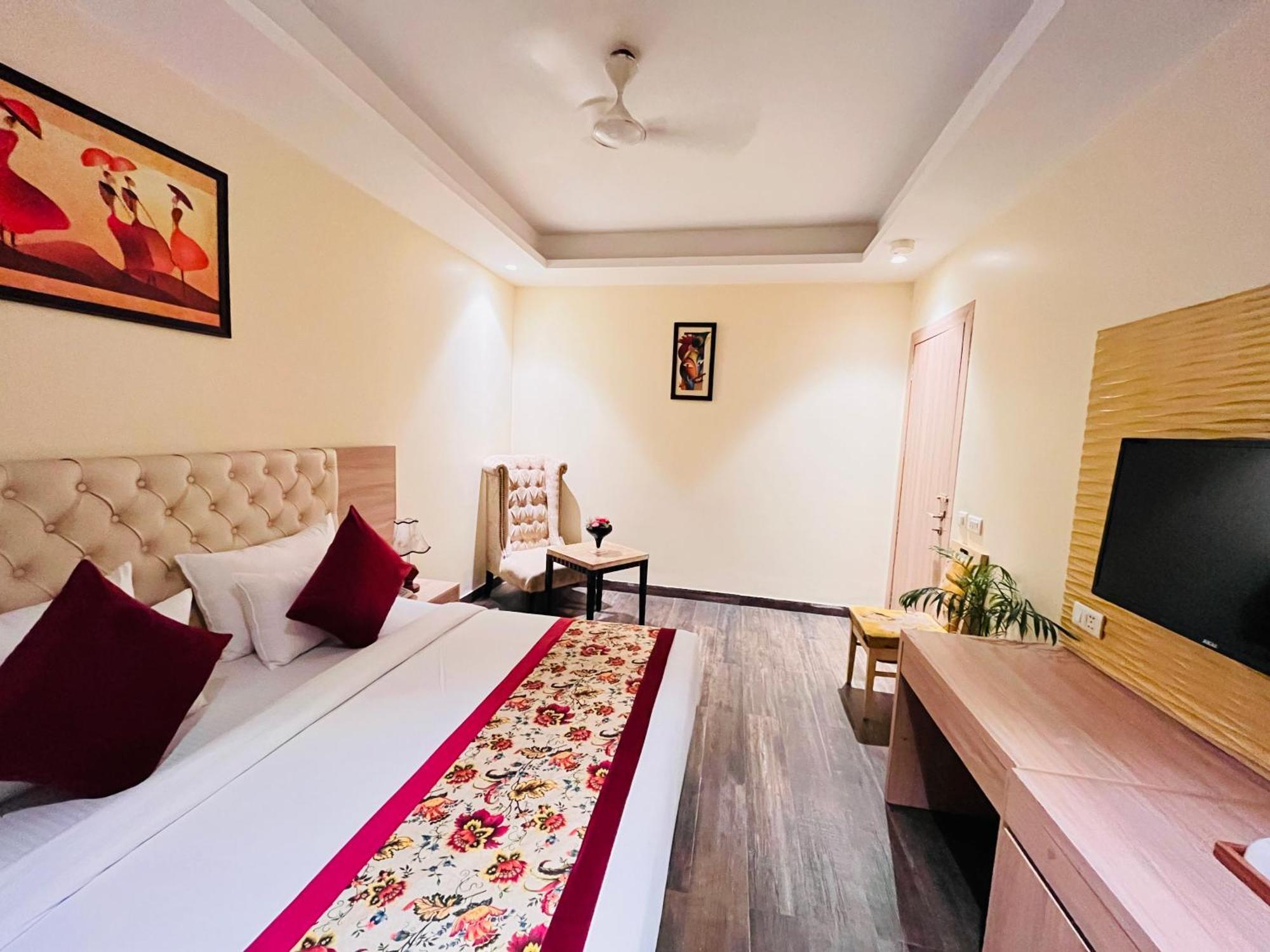 Hotel Banz Near Indira Gandhi Airport Delhi Нью-Делі Екстер'єр фото