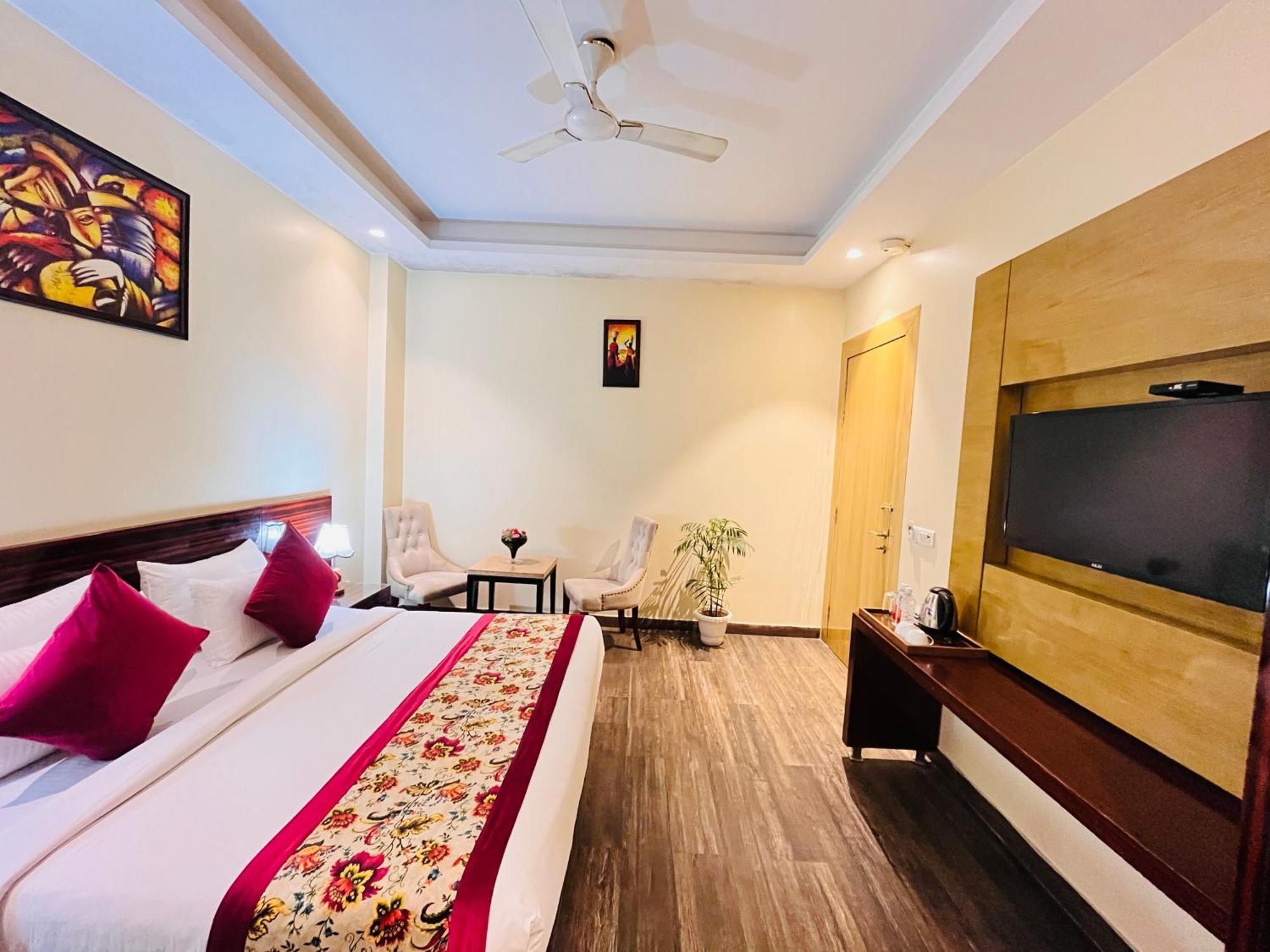 Hotel Banz Near Indira Gandhi Airport Delhi Нью-Делі Екстер'єр фото