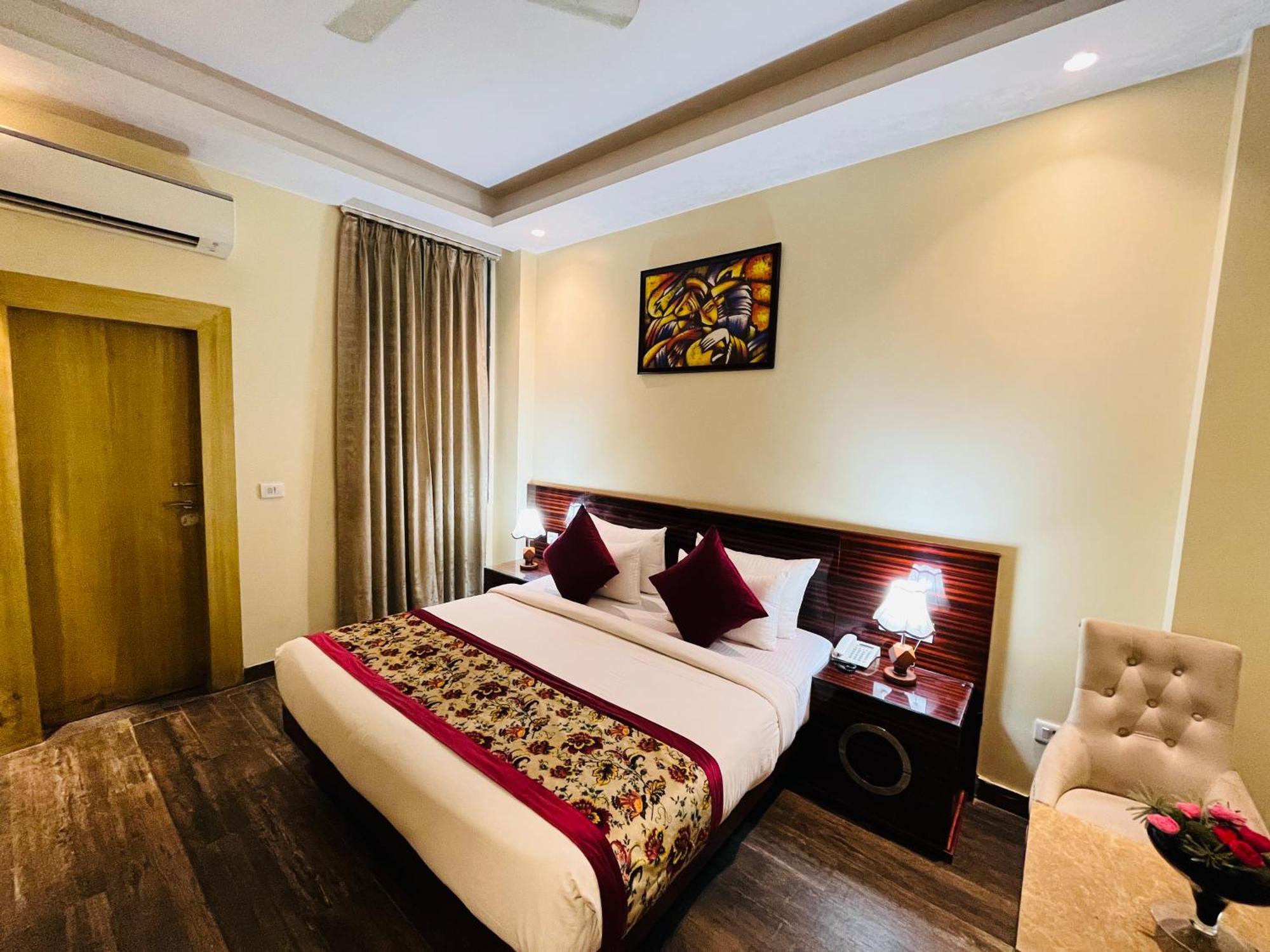 Hotel Banz Near Indira Gandhi Airport Delhi Нью-Делі Екстер'єр фото