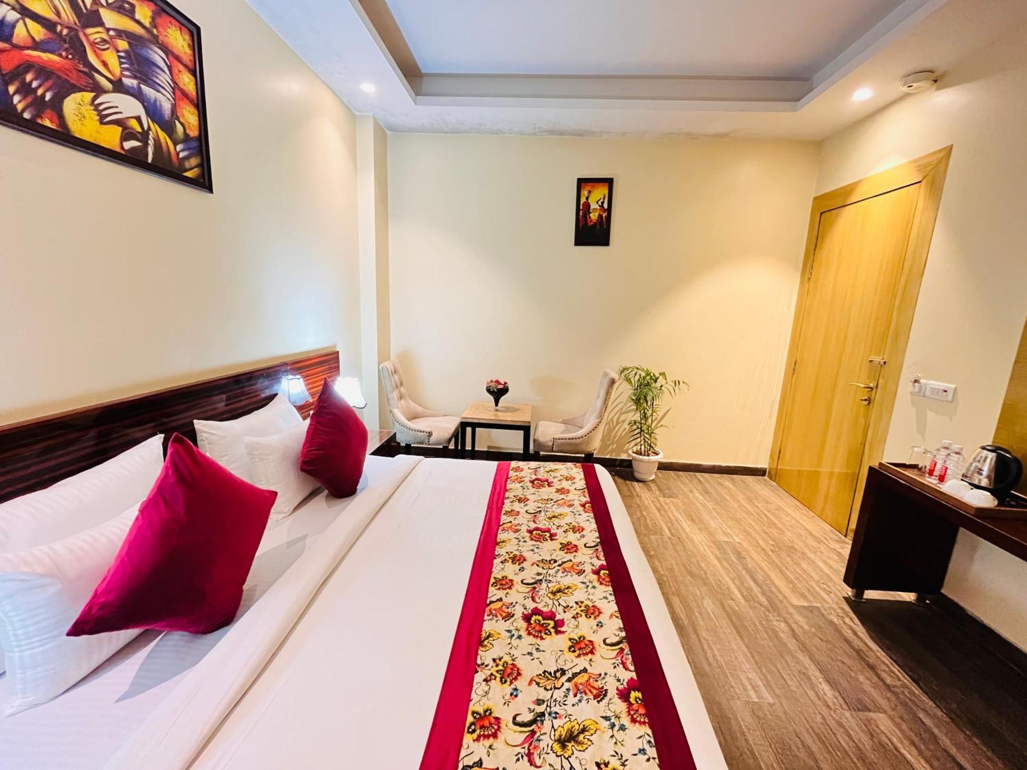 Hotel Banz Near Indira Gandhi Airport Delhi Нью-Делі Екстер'єр фото
