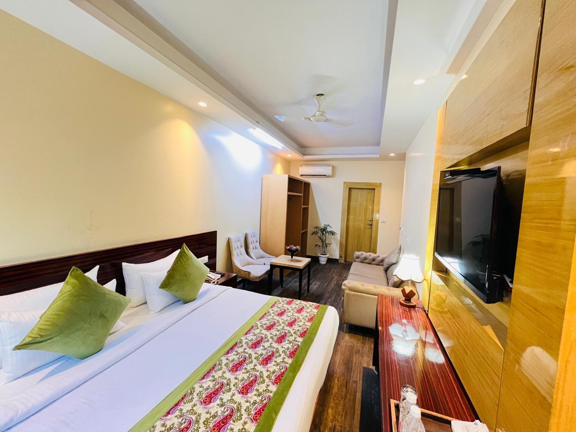 Hotel Banz Near Indira Gandhi Airport Delhi Нью-Делі Екстер'єр фото