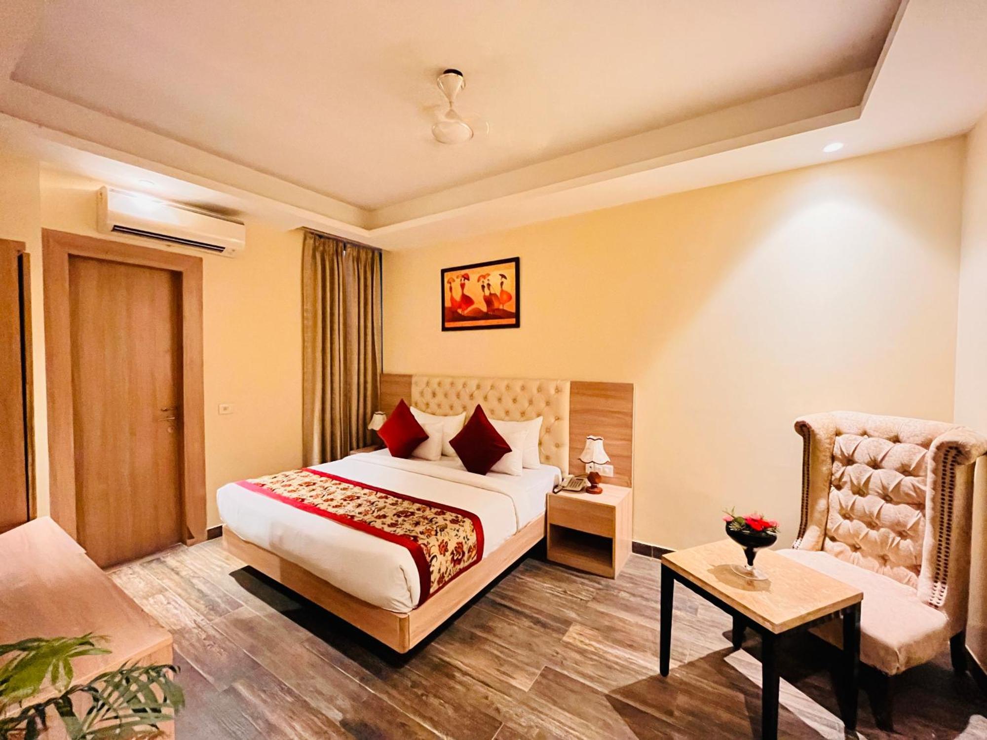 Hotel Banz Near Indira Gandhi Airport Delhi Нью-Делі Екстер'єр фото