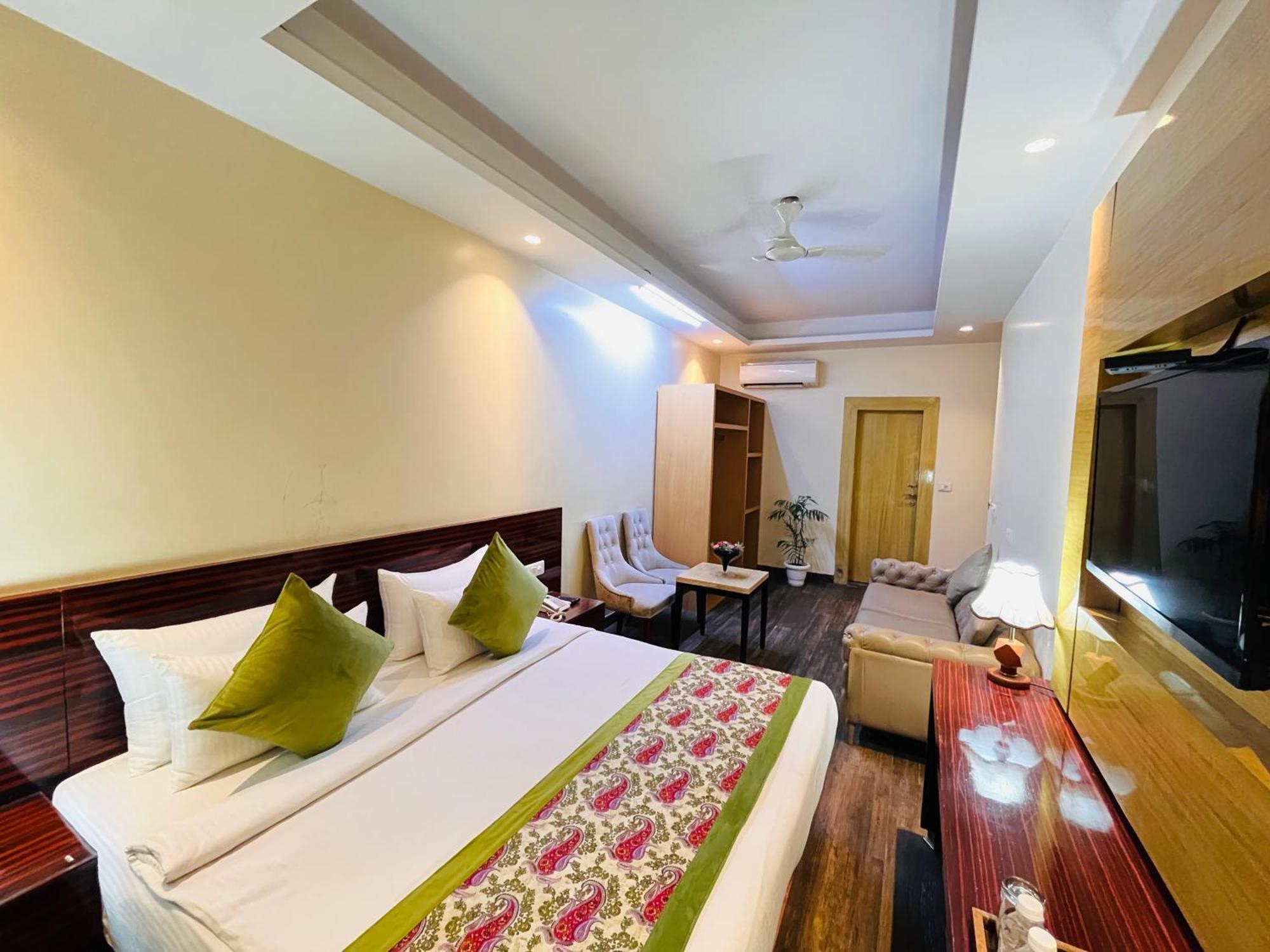 Hotel Banz Near Indira Gandhi Airport Delhi Нью-Делі Екстер'єр фото