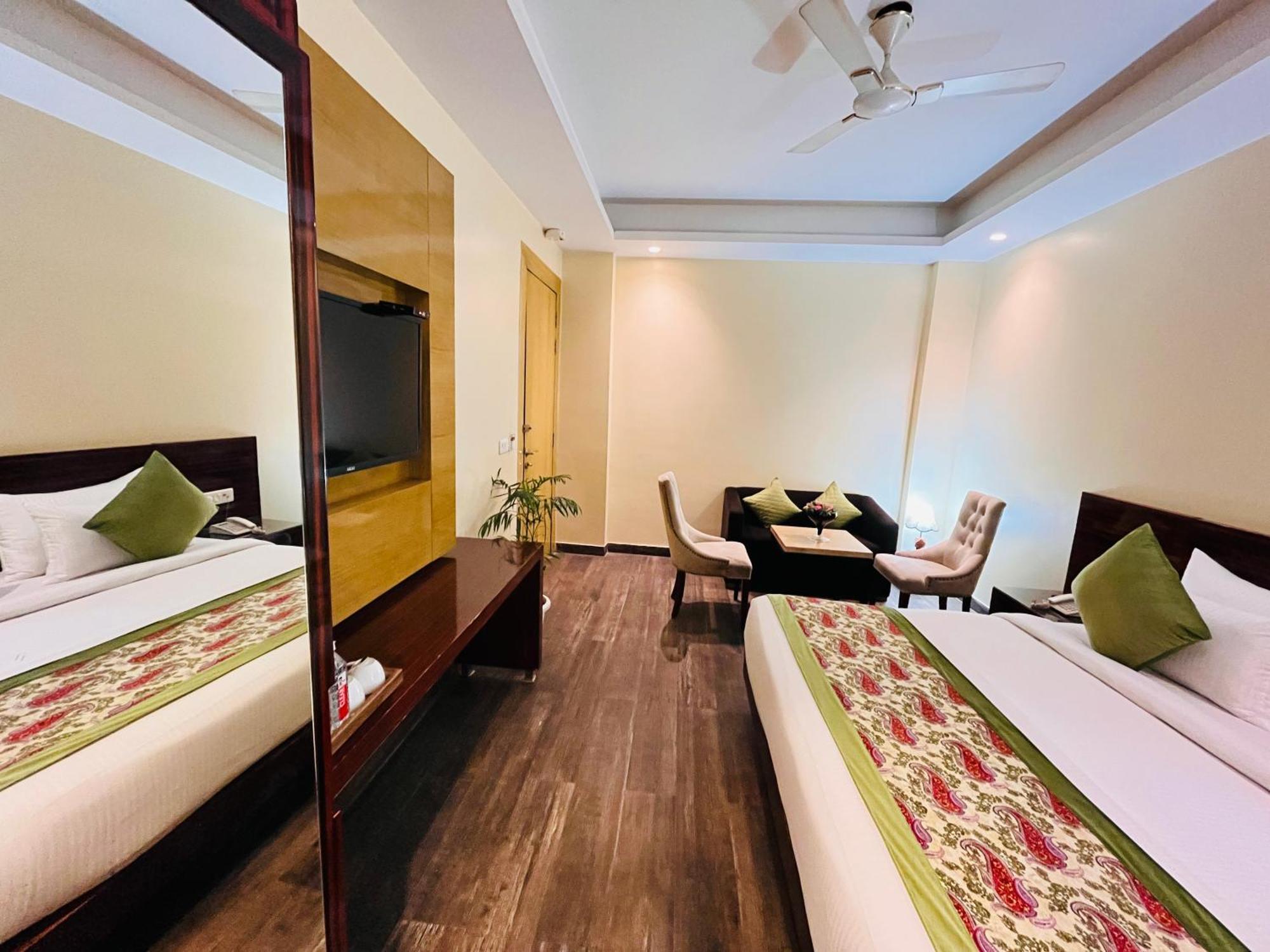 Hotel Banz Near Indira Gandhi Airport Delhi Нью-Делі Екстер'єр фото