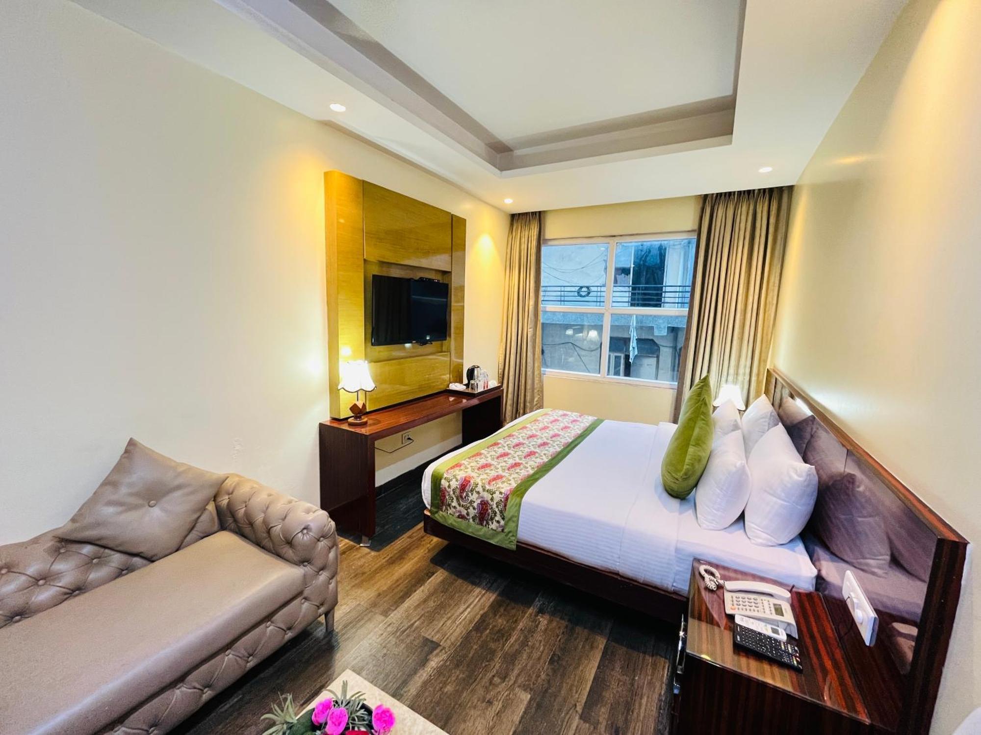 Hotel Banz Near Indira Gandhi Airport Delhi Нью-Делі Екстер'єр фото