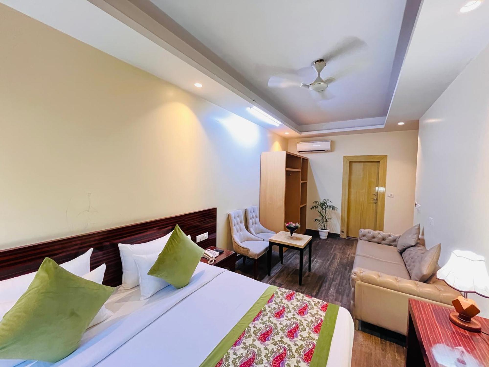 Hotel Banz Near Indira Gandhi Airport Delhi Нью-Делі Екстер'єр фото