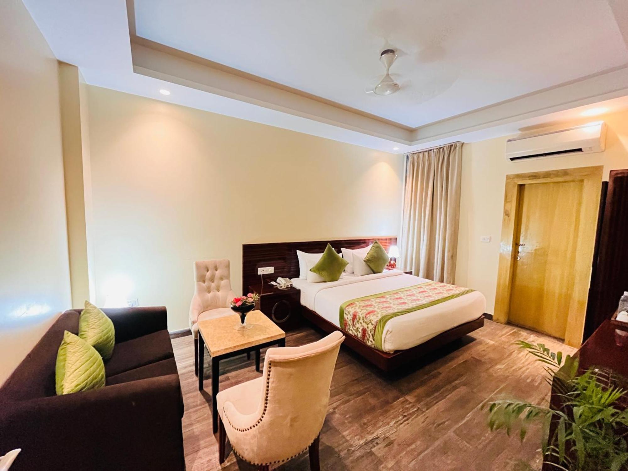 Hotel Banz Near Indira Gandhi Airport Delhi Нью-Делі Екстер'єр фото