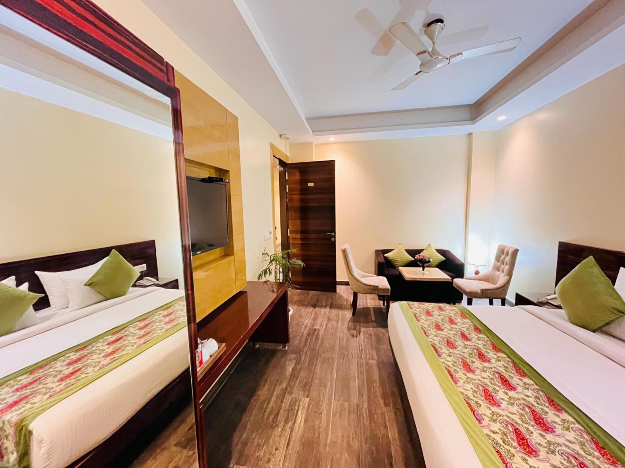 Hotel Banz Near Indira Gandhi Airport Delhi Нью-Делі Екстер'єр фото
