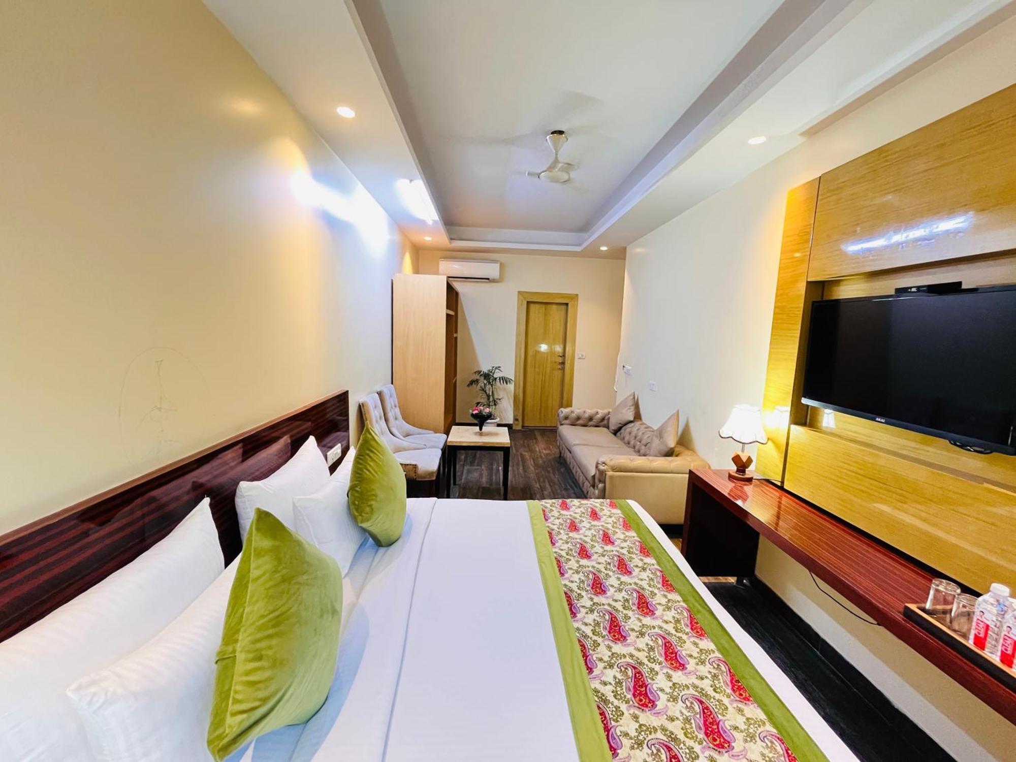 Hotel Banz Near Indira Gandhi Airport Delhi Нью-Делі Екстер'єр фото