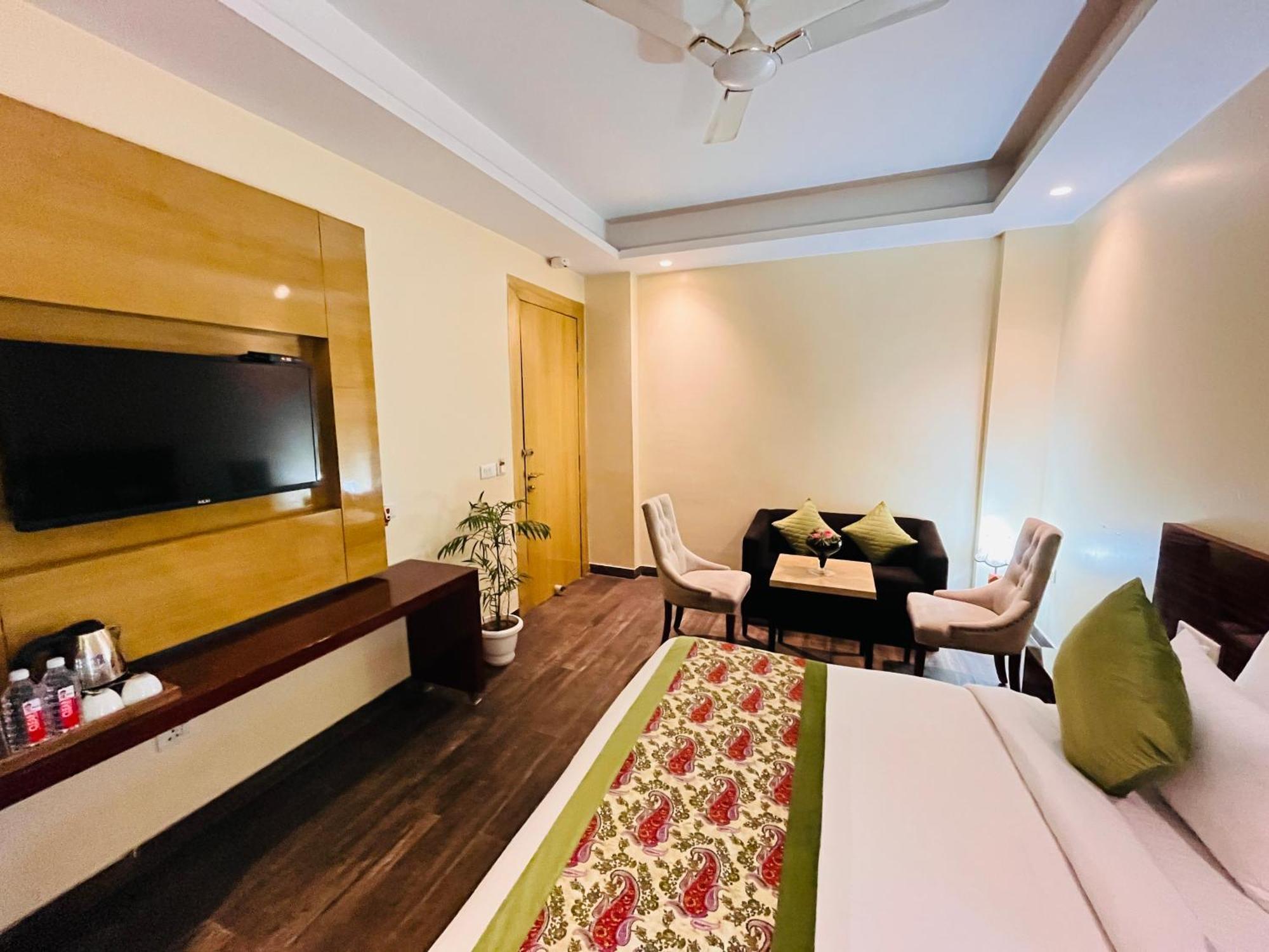 Hotel Banz Near Indira Gandhi Airport Delhi Нью-Делі Екстер'єр фото