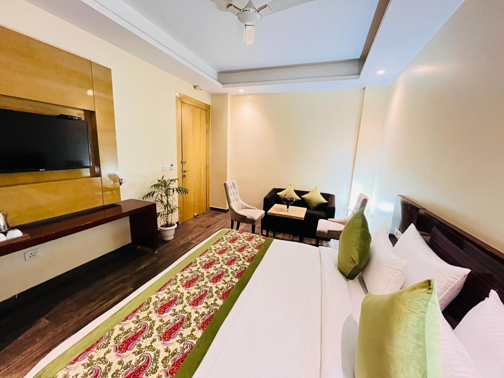 Hotel Banz Near Indira Gandhi Airport Delhi Нью-Делі Екстер'єр фото