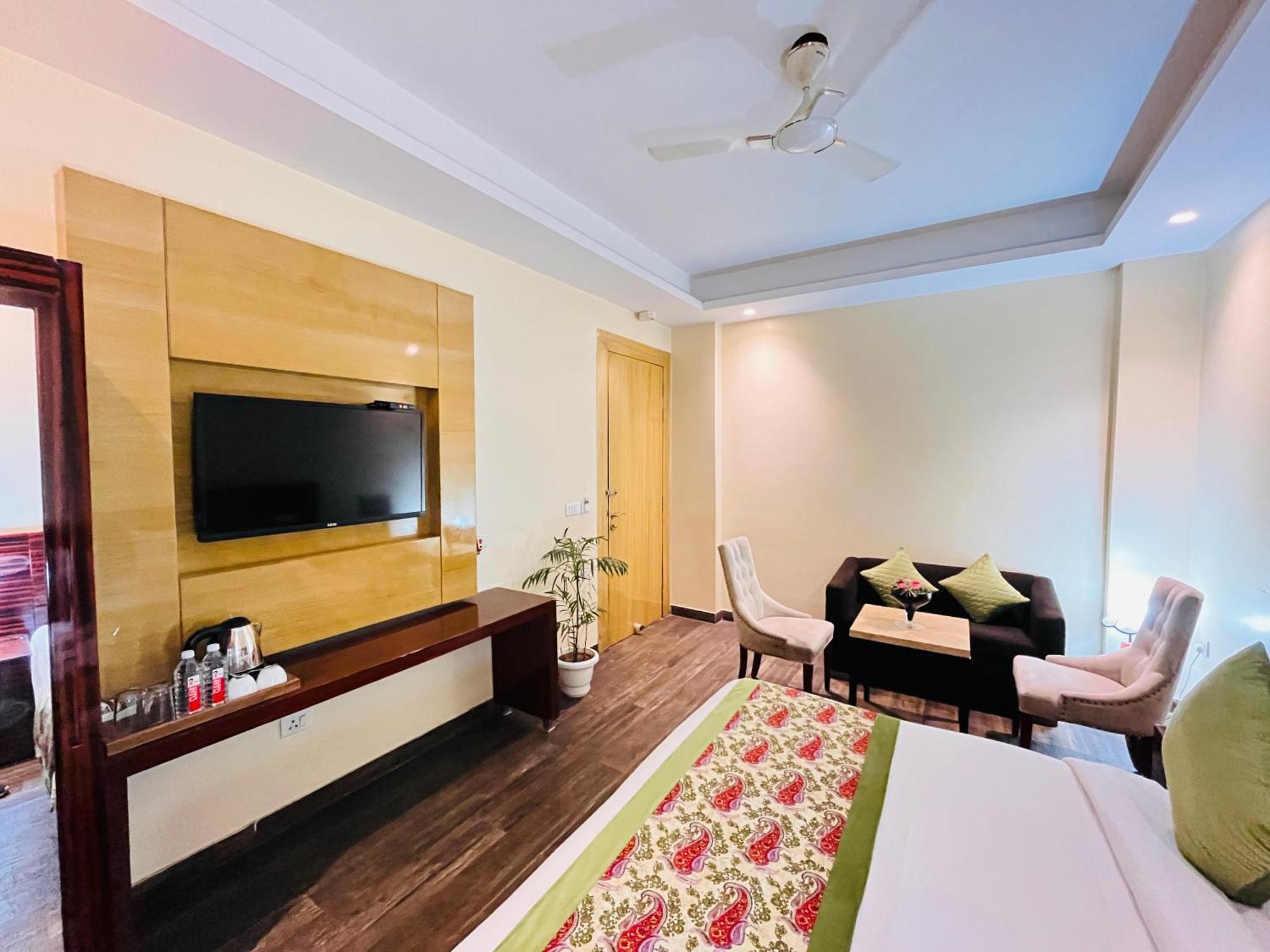 Hotel Banz Near Indira Gandhi Airport Delhi Нью-Делі Екстер'єр фото
