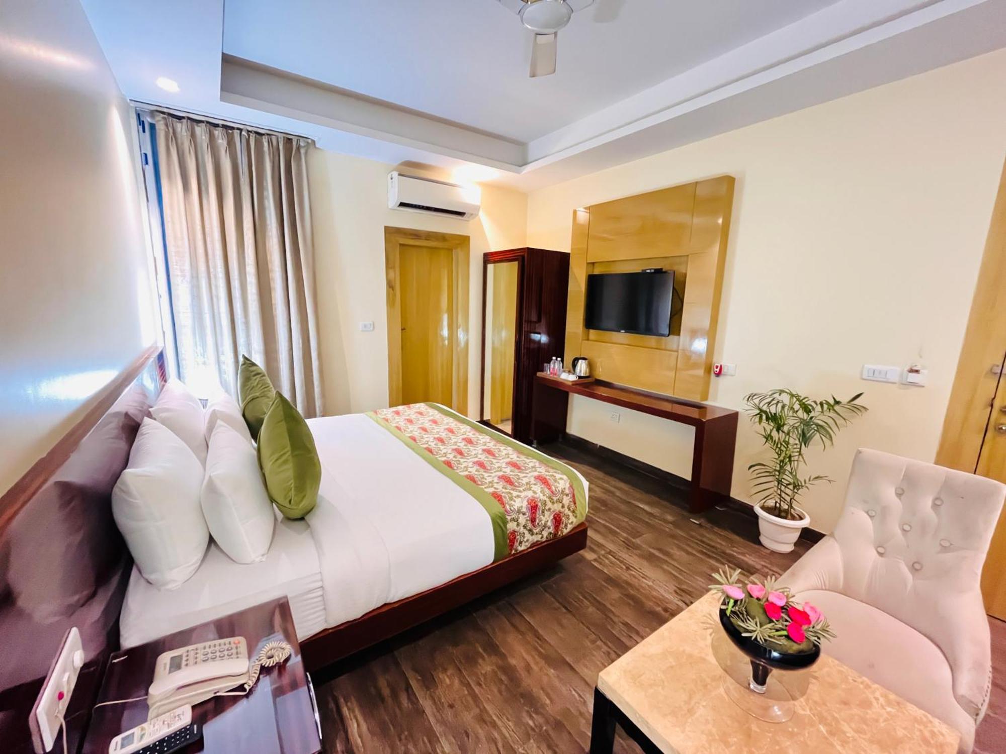 Hotel Banz Near Indira Gandhi Airport Delhi Нью-Делі Екстер'єр фото