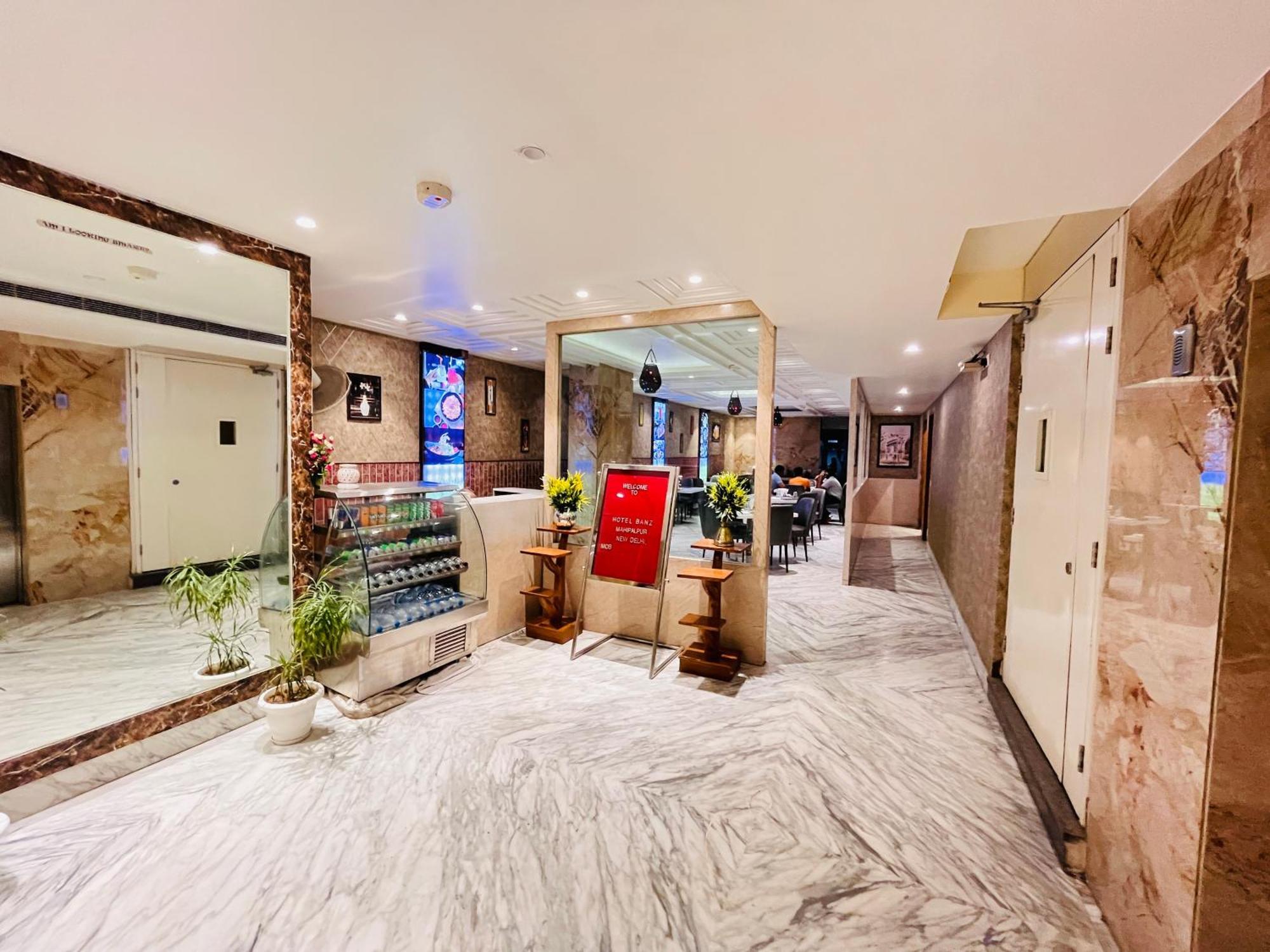 Hotel Banz Near Indira Gandhi Airport Delhi Нью-Делі Екстер'єр фото