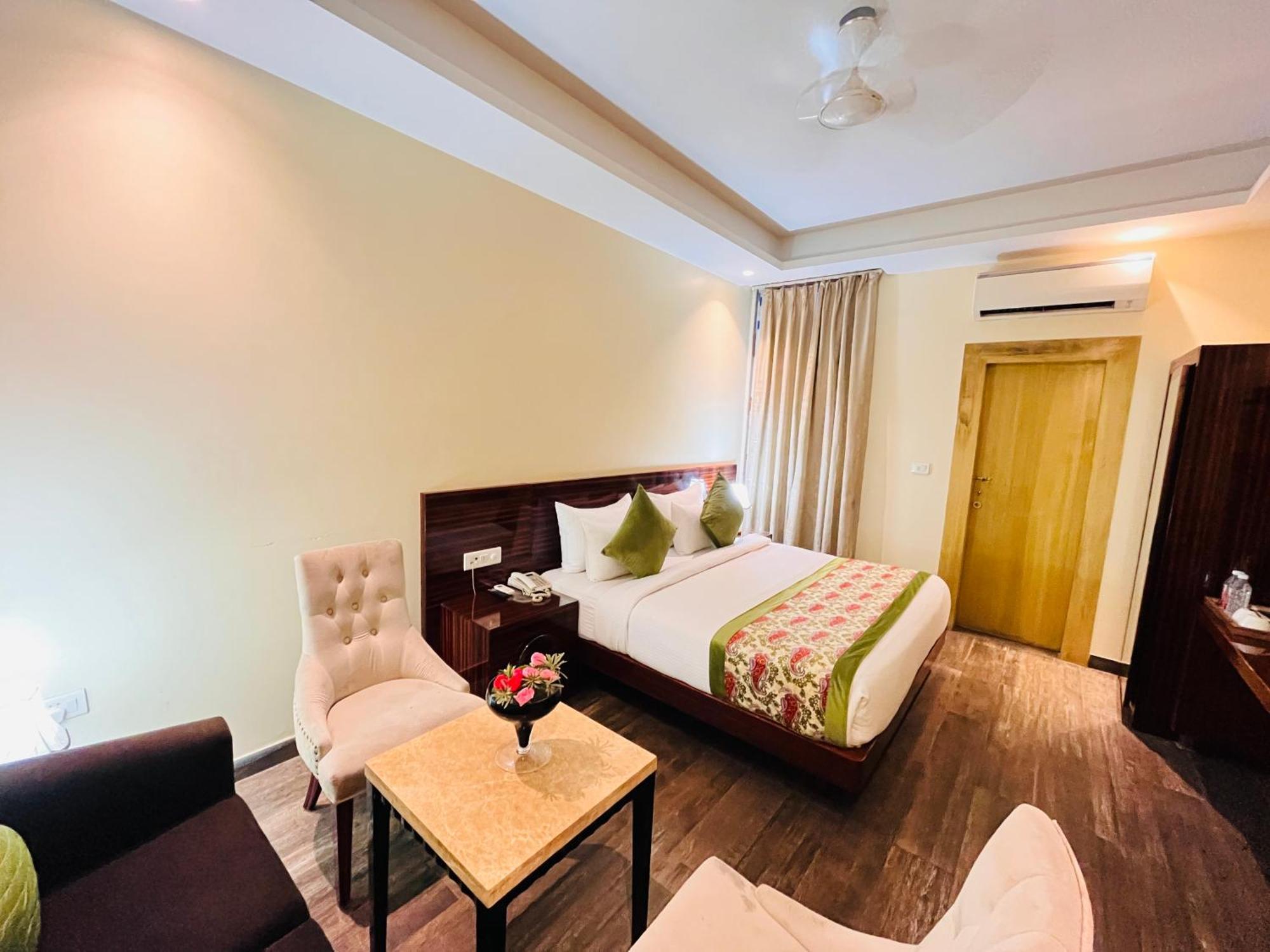 Hotel Banz Near Indira Gandhi Airport Delhi Нью-Делі Екстер'єр фото